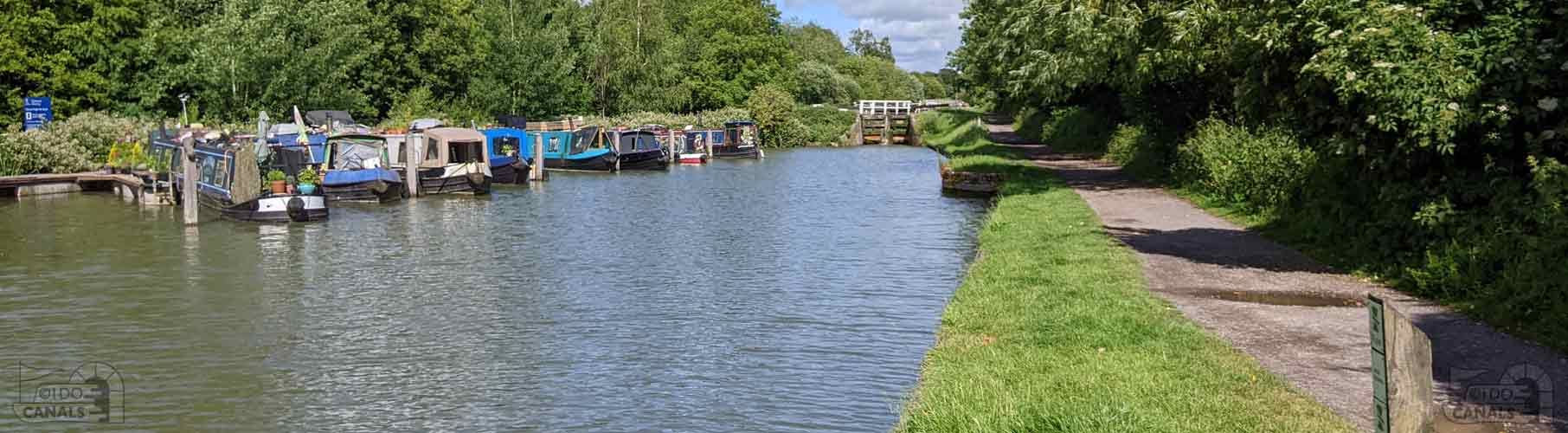 Caen Hill Locks Top Mooring | 2 Days | Spikes and Some Rings