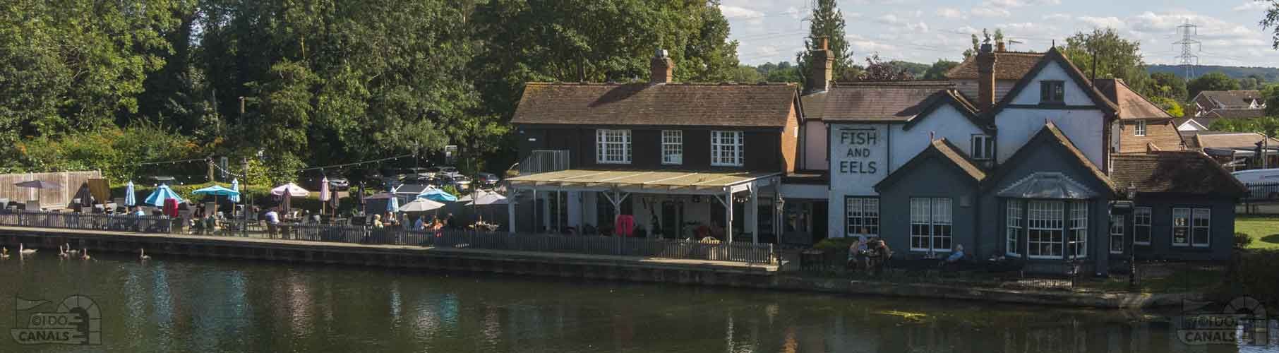 Fish & Eels Pub - Waterside Drinking & Dining